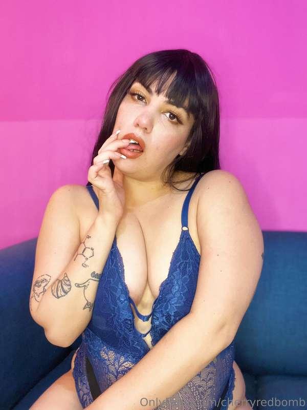 Who will pamper this queen tonight?