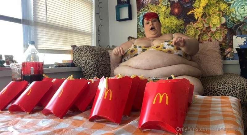 Some sexy behind the scenes photos of my upcoming 20 Large F..