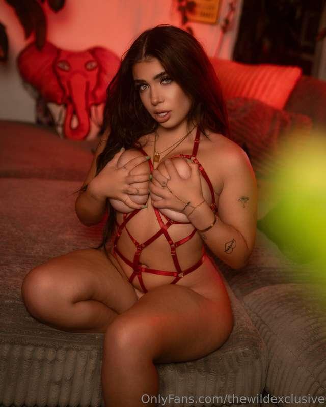 One of top selling sextapes is with this gorgeous pawg @lils..