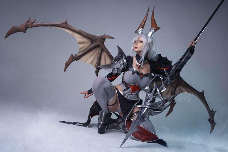 NOVEMBER | COSPLAY SET | DRAGONESS