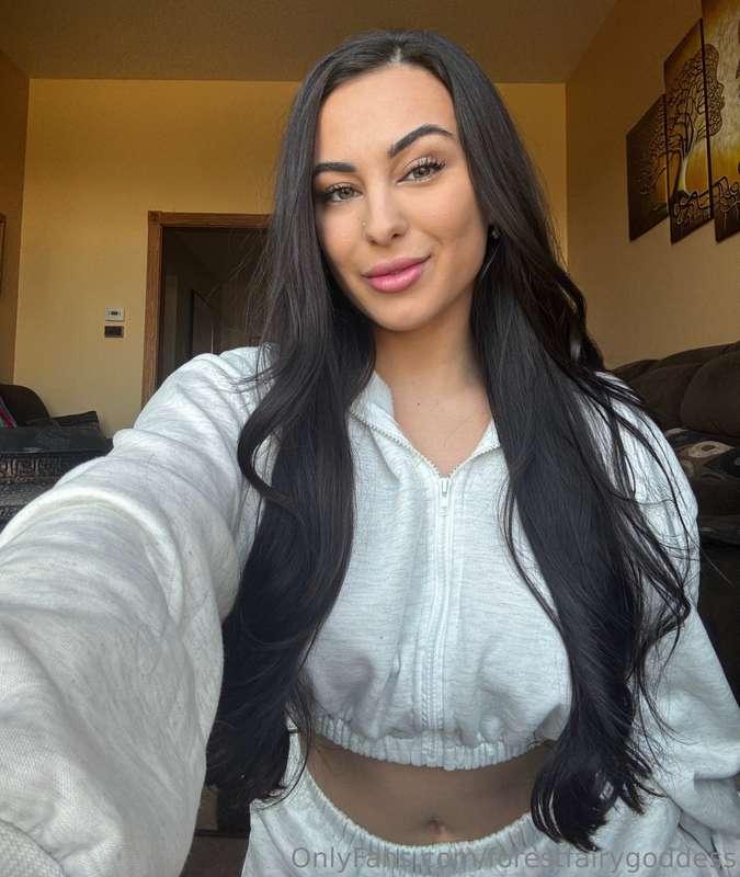 Spoil me under this post and I’ll make it worth your while 😏..