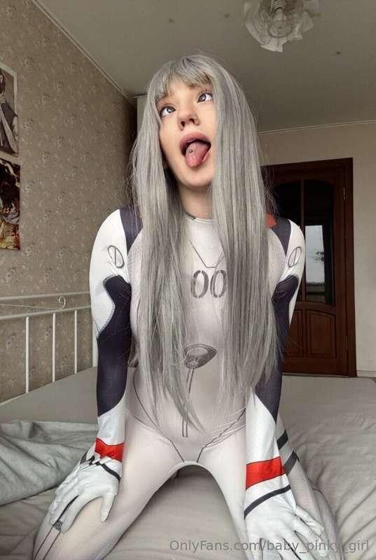I'm sure you've never met such a beautiful 18 y.o girl @miyh..