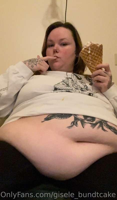 I fit an entire pint of ice cream in this waffle cone 🥺