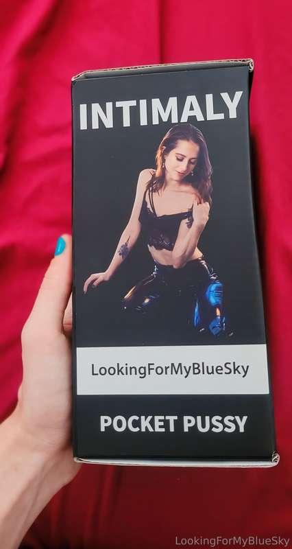 MY POCKET PUSSY IS HERE OMG  I'm gonna do a live unboxing on..