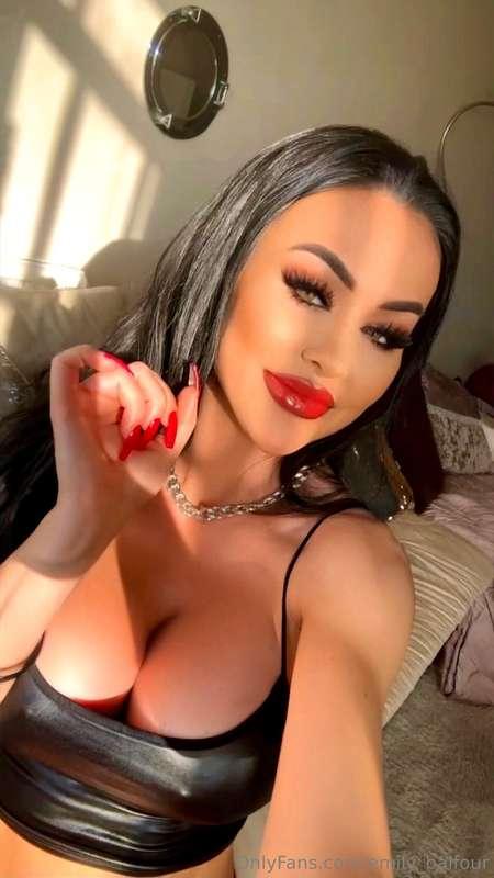 Where would you rather cum? Over my face or my tits? 😈👀💦