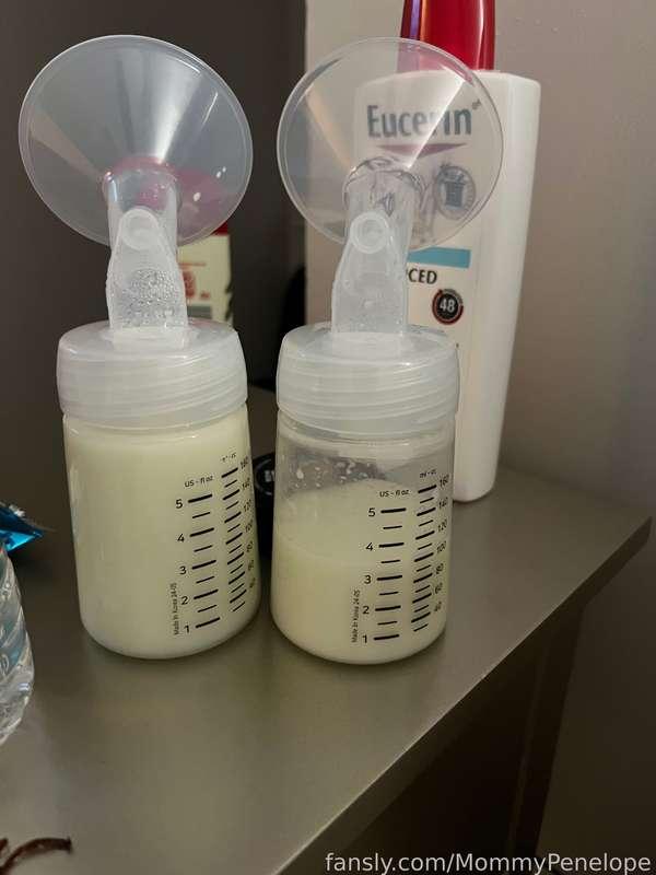 I wanna do some dildo content soon…but until then here’s my milk! By the way I’m posting from vacation right now, so just know how much I love yall!

#breastmilk #lactophilia #lactation #fetish #lactating #milf #milk #milky #taboo #mommy 