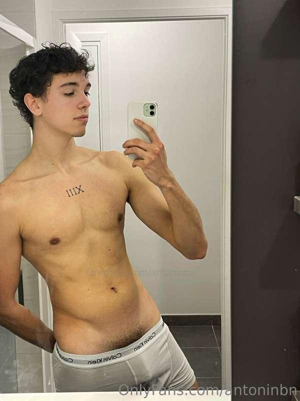 First without clothes. Second without boxer. Third … without..