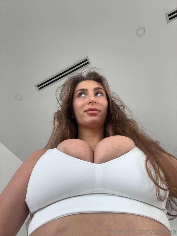 POV: I’m about to make your face my personal seat 