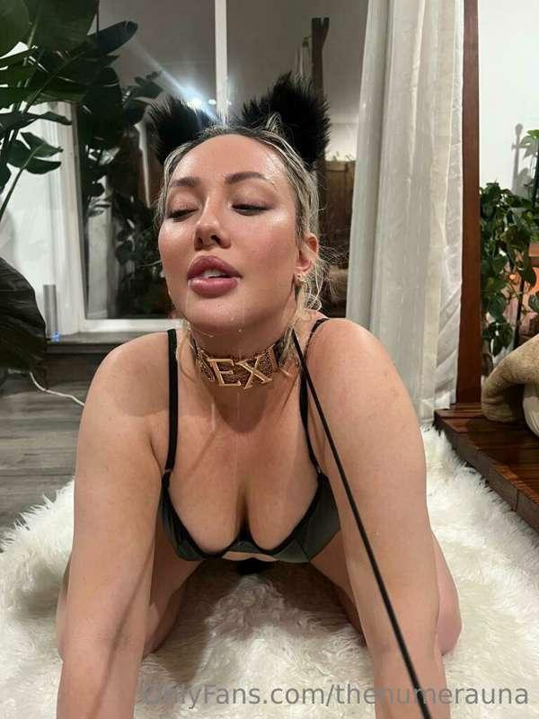 worship me like the queen I am 👑