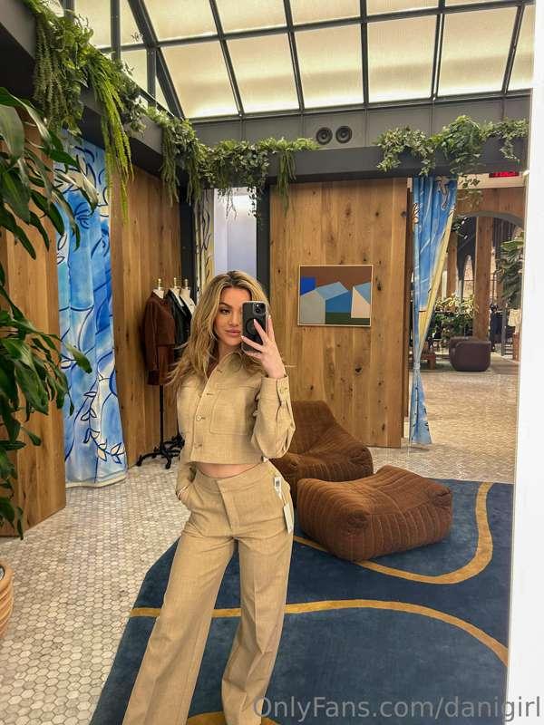 She means business 💅🏼😎
