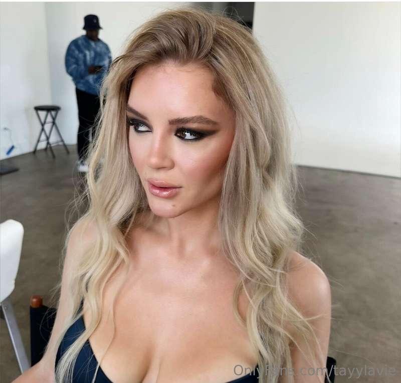 getting ready to make ur night