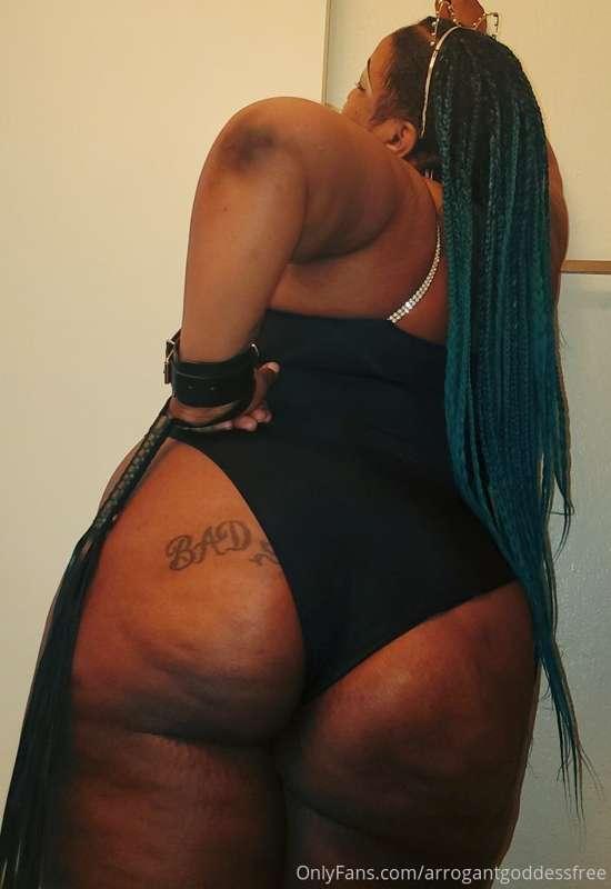 Subscribe to @arrogantgoddess and get your second month half..