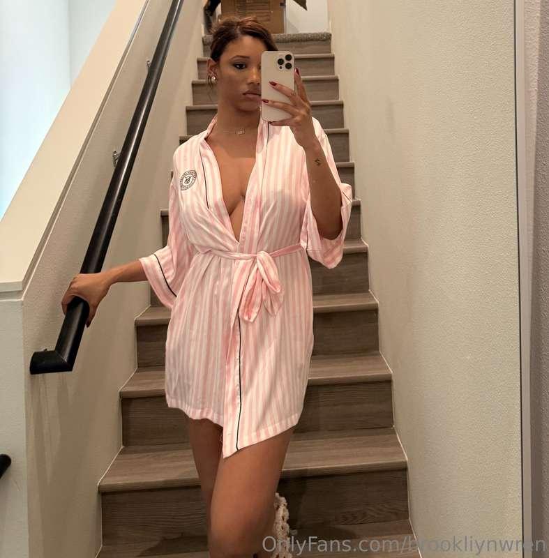 Message me if you are down to have some fun today 