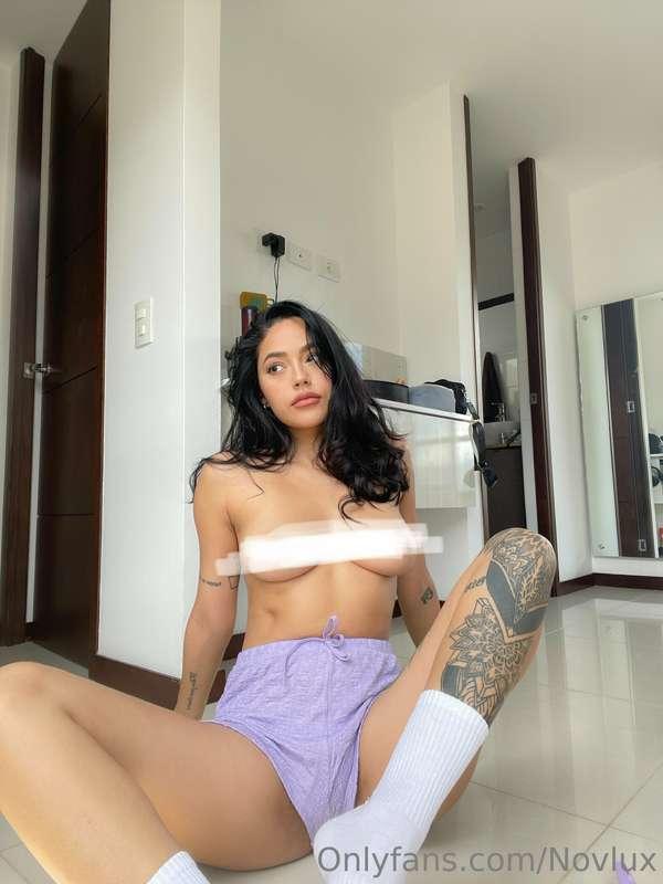 New photoset 😈 you gonna love the close ups