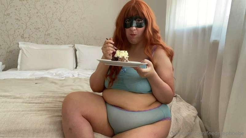 feedmephoebe image #3