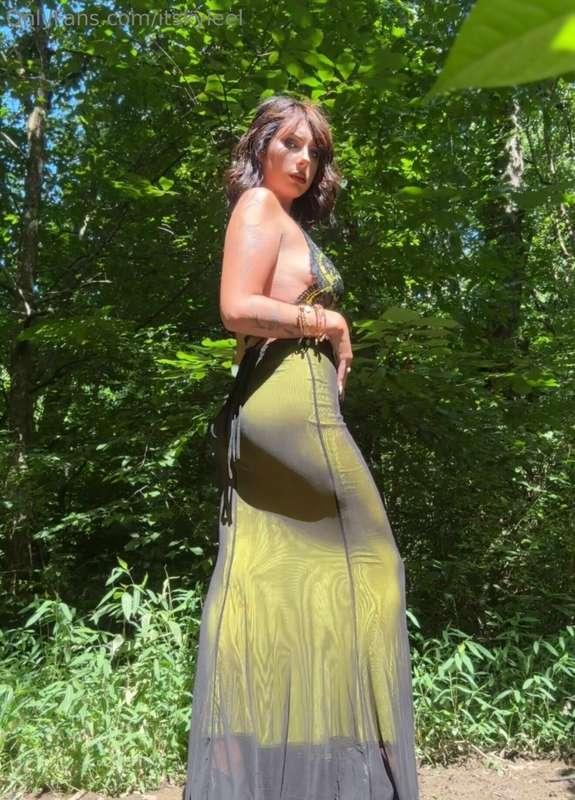 Should I do I naked shoot in the woods?💦