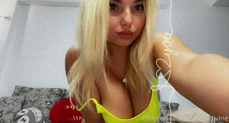 Neon colour 🤩🍒🍑