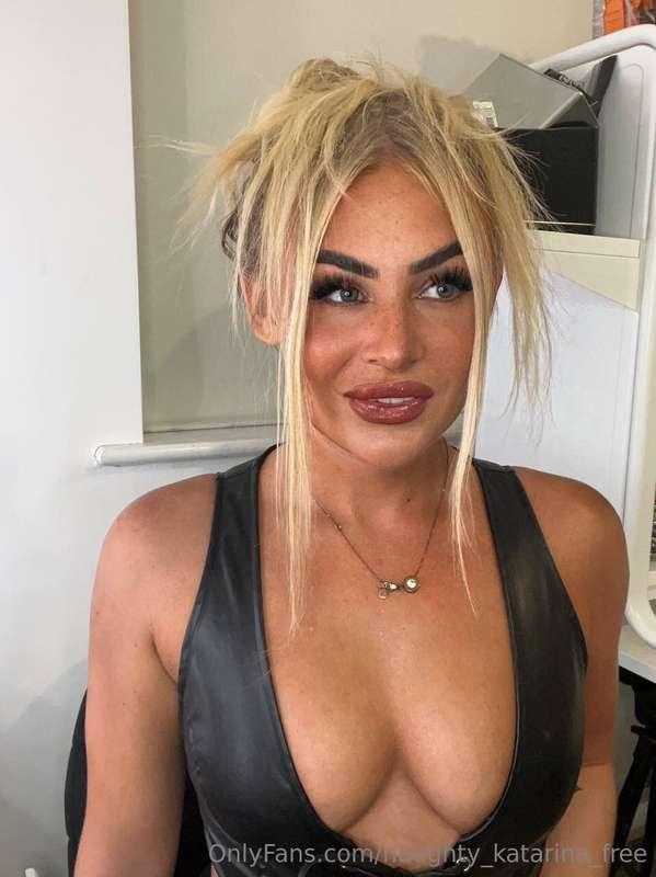 This pamela Anderson look alike is wanting to really get to ..