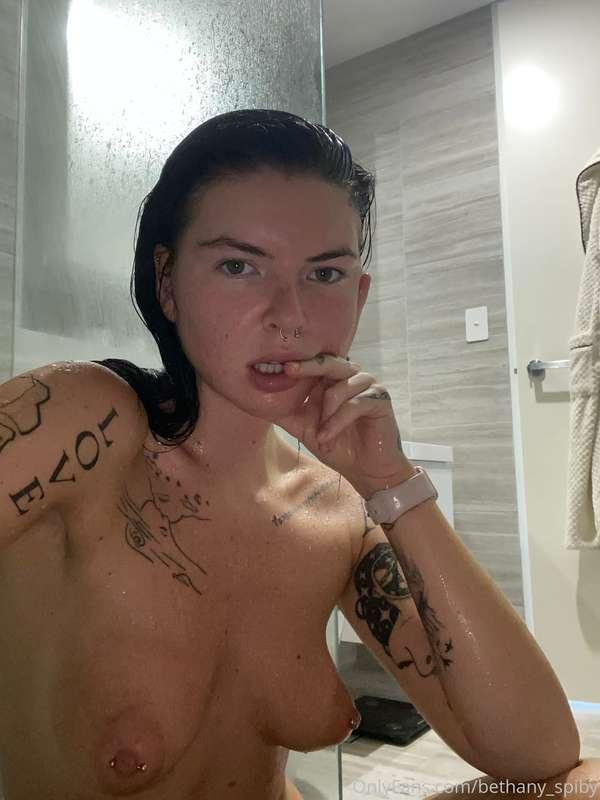 I might need a huge thick cock to suck for my next premium 😏..