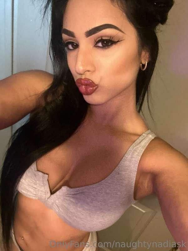 Insert baddie bad ass caption here 👇🏽