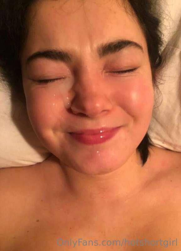 Cum on my face daddy💦