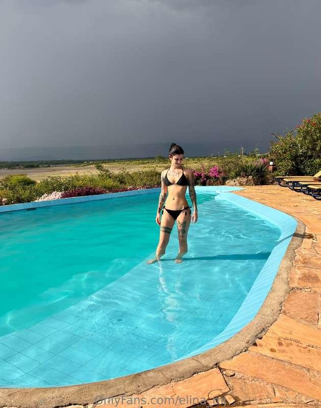 Between sunshine and storm – just enjoying the moment 💦Do yo..