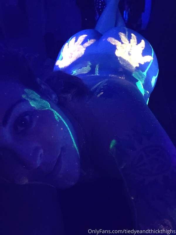 tiedyeandthickthighs image #0