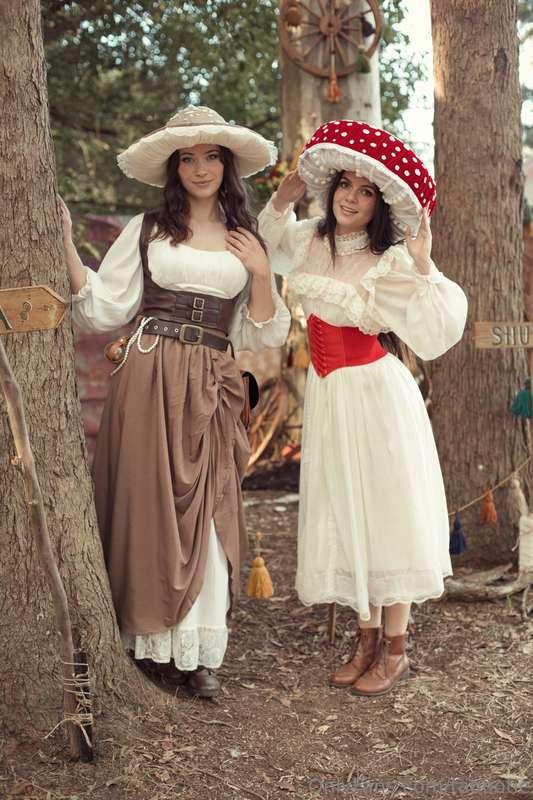 Do you like our hats?

New duo set with @nichameleon coming ..