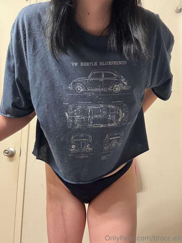 Shower time! 🖤This post is a little vulnerable for me becaus..