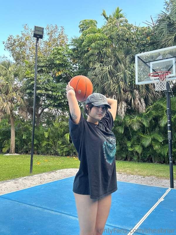 shooting some hoops made me realize i'm waaay better handlin..
