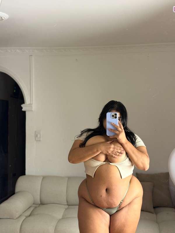 did this pic put a smile on your face or give you a boner, o..