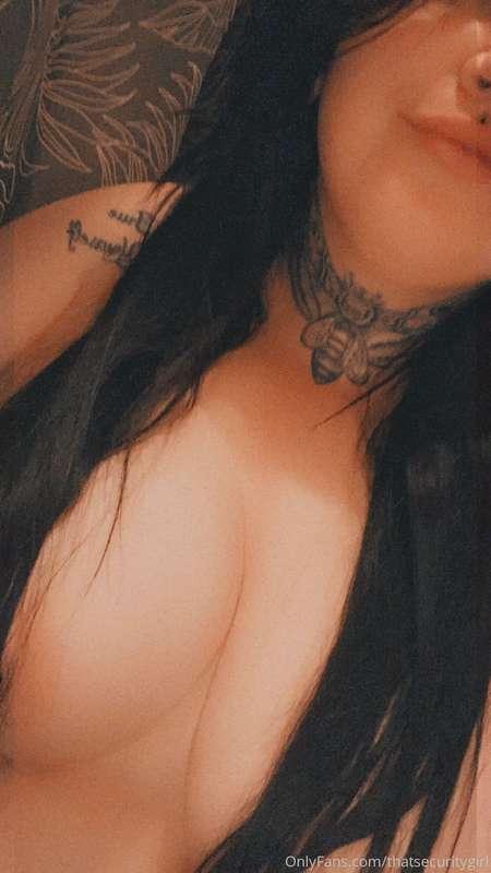 😈
