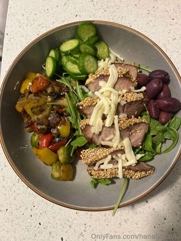 Dinner looks great. I love men who can cook!