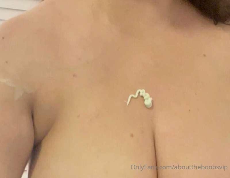 Had to crop this screenshot 😘
Sneak peek of the video being ..