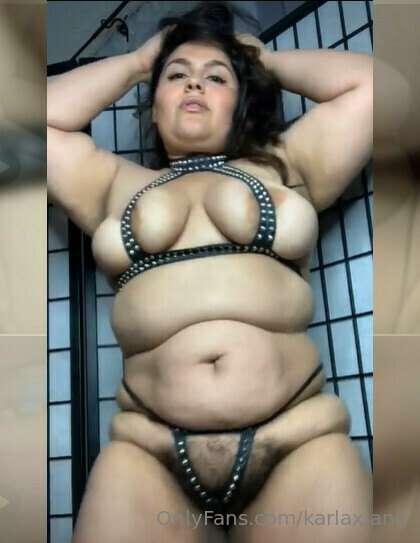 Watch me dance, twerk and strip to get you hard