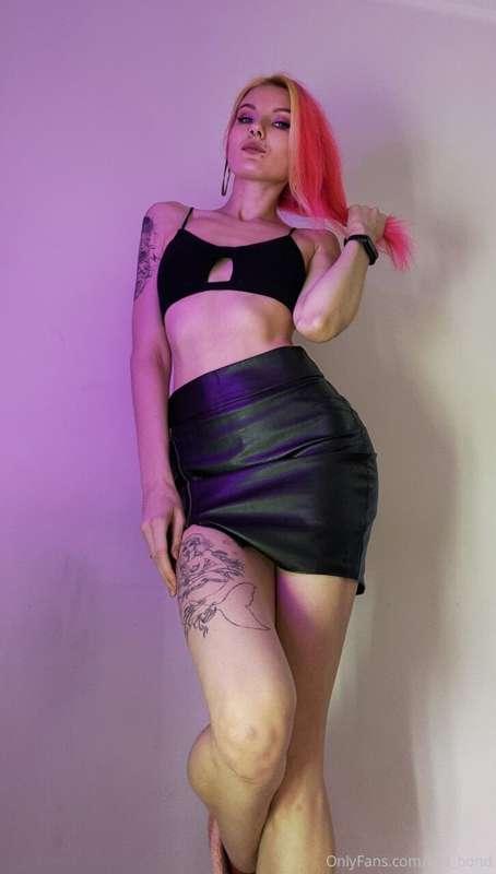 Heyyyy loves 💋 here's an undressing day!
You can tip to get ..