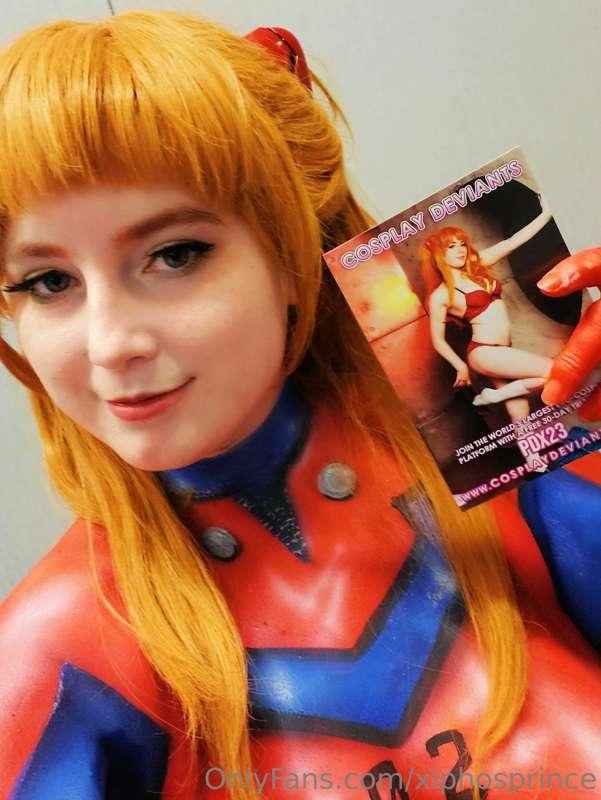 Got live body painted for a panel. Everyone's favorite anime..