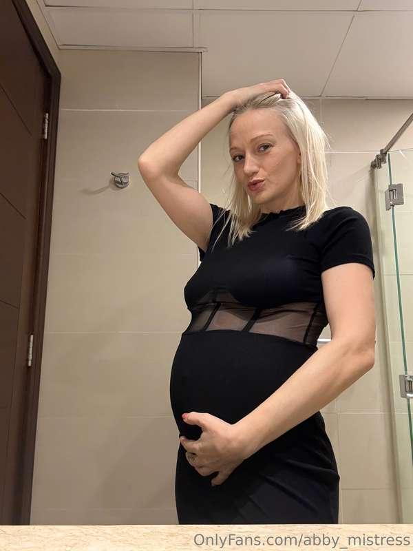 Hello my boys! When did you discover that pregnant mommies t..