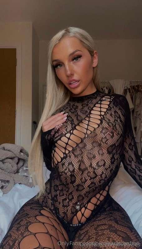 click to find out why she is the besttt big booty blonde on ..