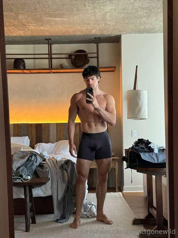 😈