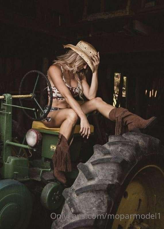 Tire Tuesday. I love John Deeres!
Night y'all!