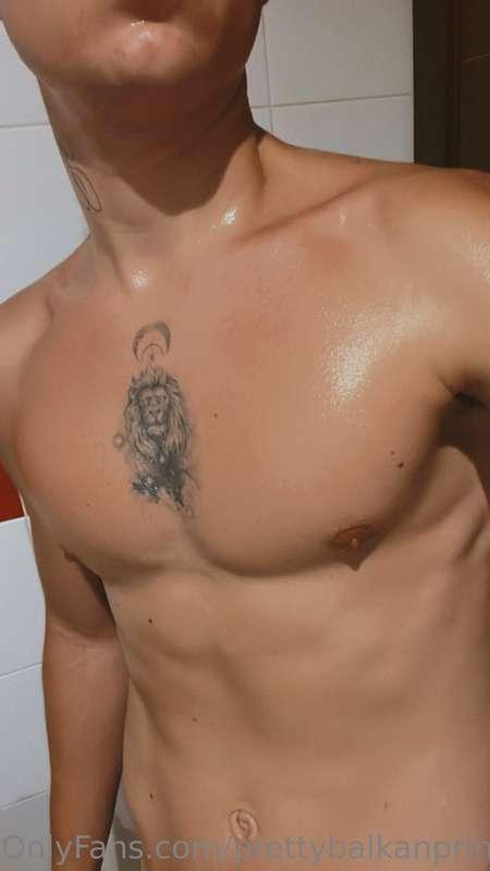 Sweaty 💦👀