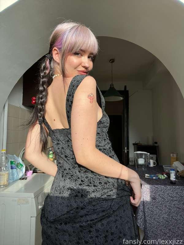 it was my outfit for a dinner with girlfriends, long black dress and a pair of new vintage heels, everything was perfect until i realized that elevator isn’t working today and i had to go downstairs.. and i live on the 9 floor btw… 

#life #lifestyle #dress #outfit #girlnextdoor #cute #bangs #braids #gfe #altgirl #young