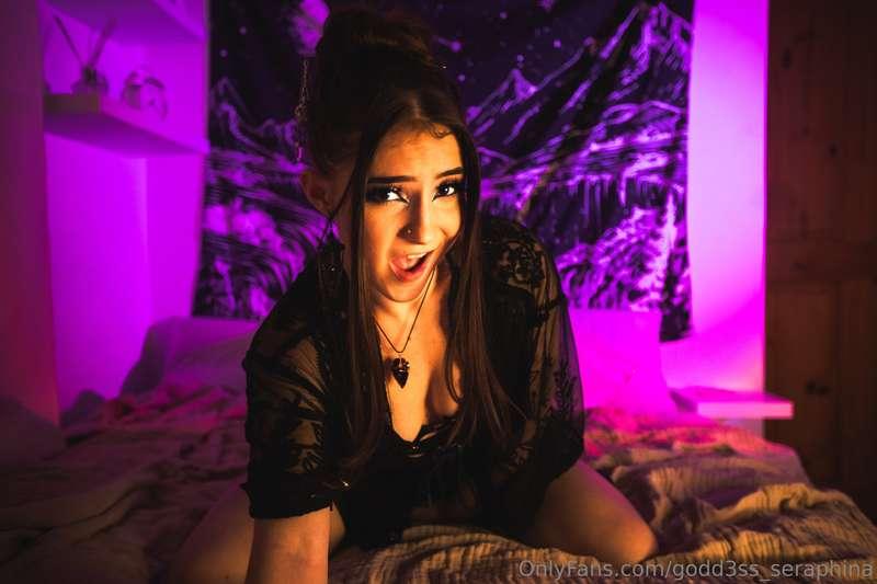 godd3ss_seraphina image #0