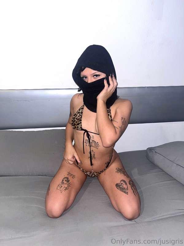 are u ready for your heart to be stolen?🤭🖤