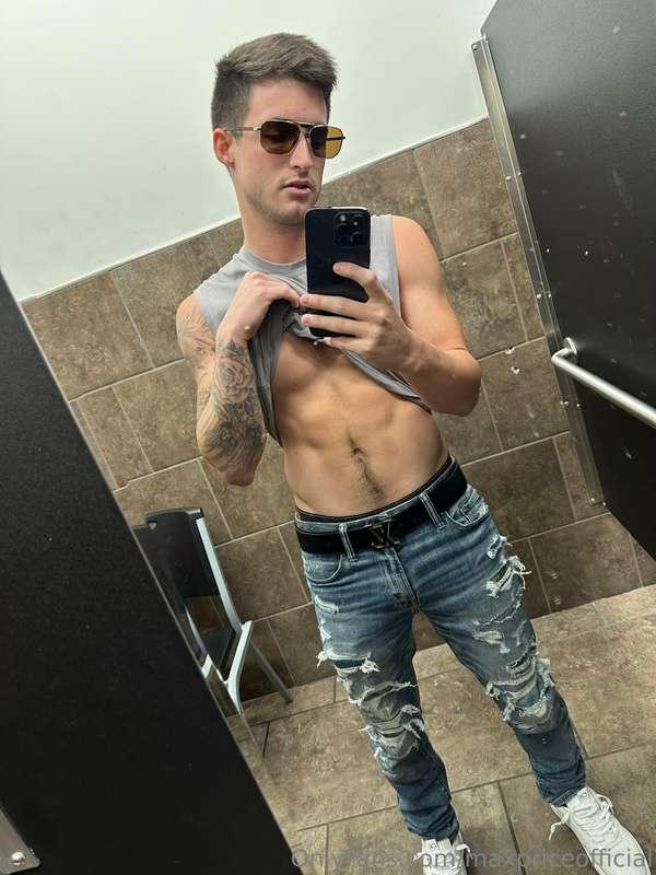 You’d suck me right out of those jeans, wouldn’t you😏😈