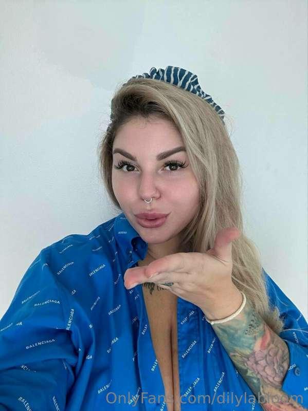 🤭😋Sending you air kisses my fans🥰😘