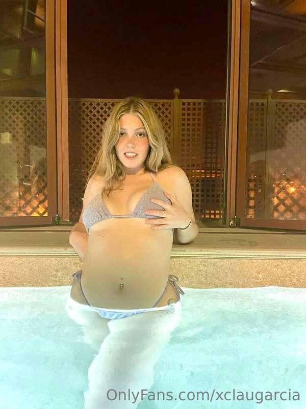 What will it be like to fuck in a jacuzzi? 🤭🤭