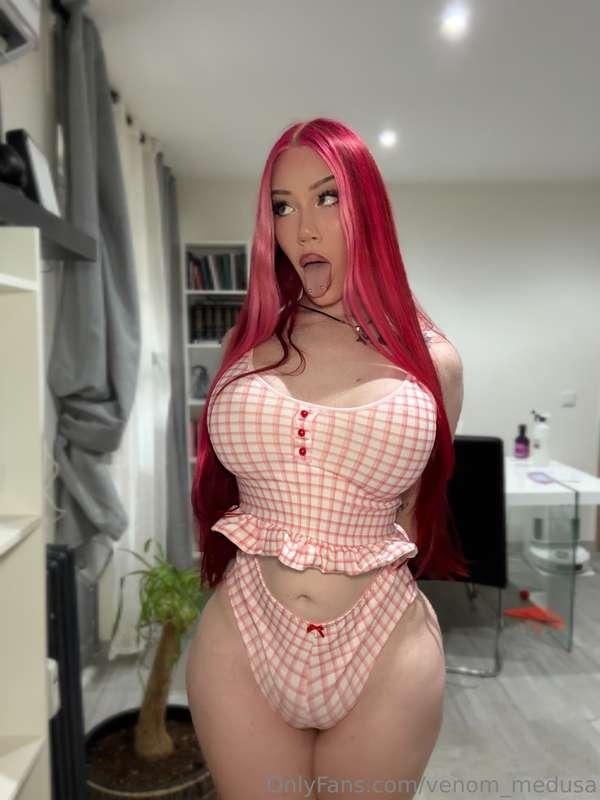 I wanna show you something🤭 DM ME
