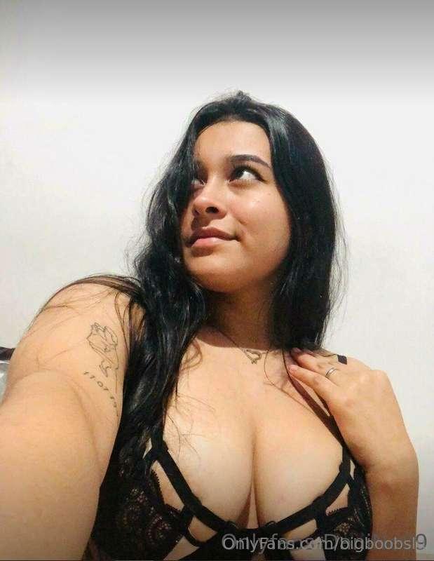 ## FREE SUB 💋 @danine09 👈🏻

My hot Latina friend @danine09 🔥..